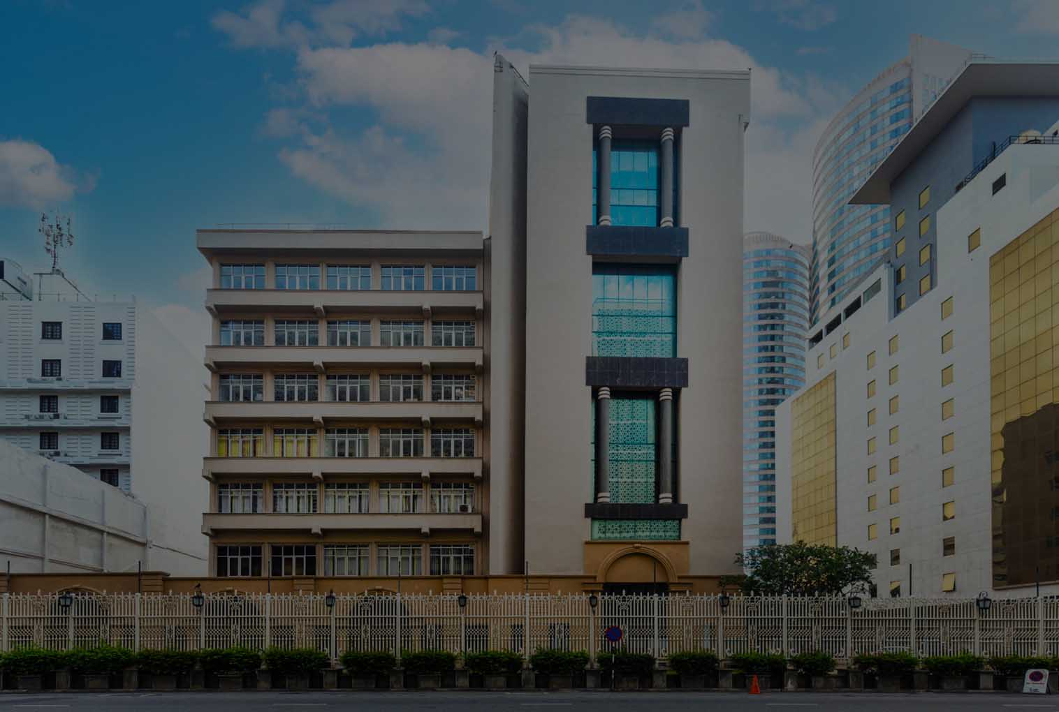 A Multi store building of Carson's showcasing the  Real Estate sector of Carson Cumberbatch